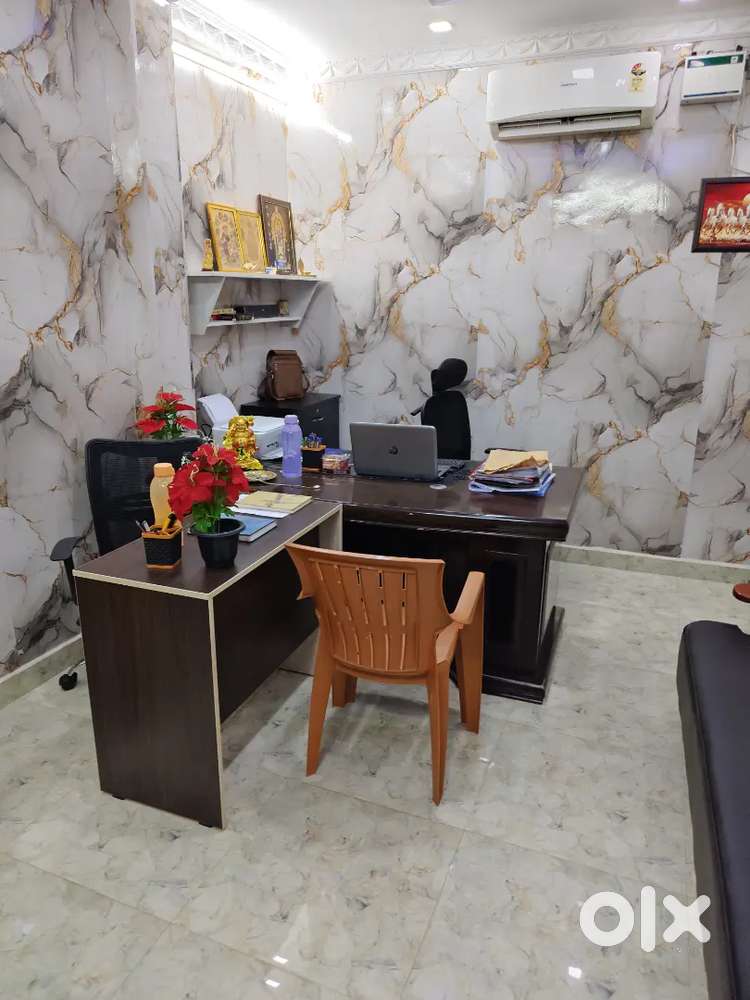 Need Good Looking Female Office Accounted with system knowledge