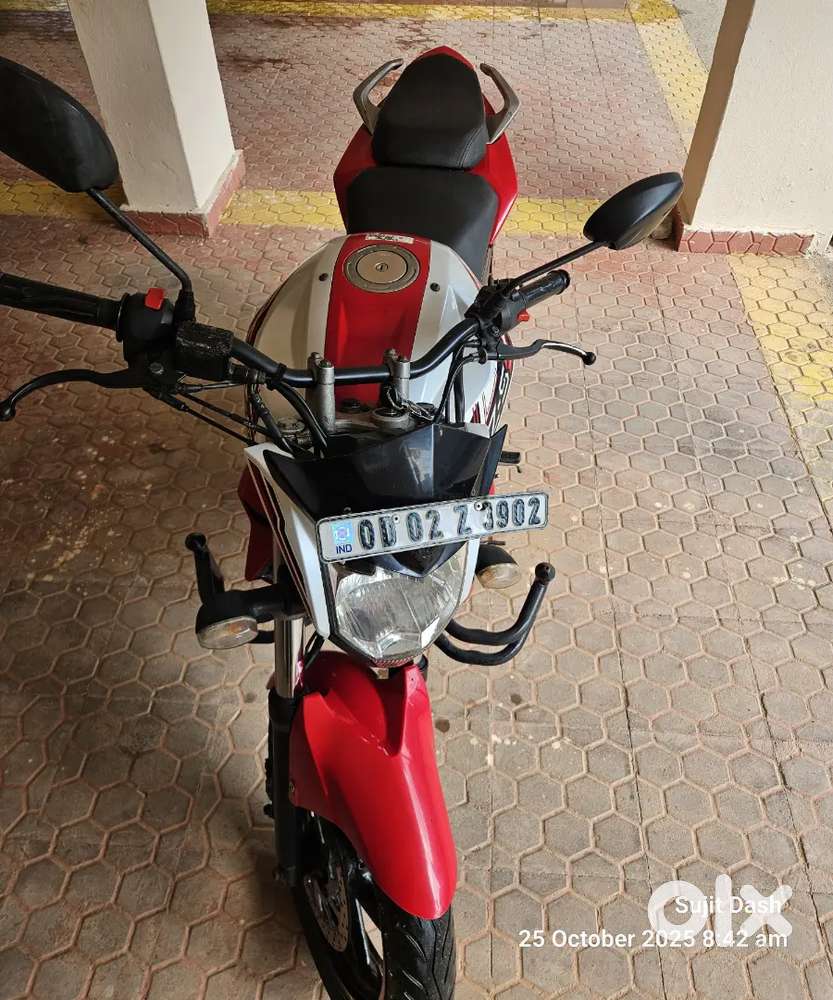 Single Hand Use Red Colour Yamha FZ