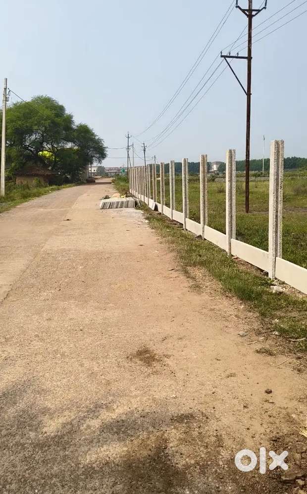 रायपुर आरंग नेशनल हाईवे से 700 मीटर की दूरी में मायरा रिसॉर्ट के पास