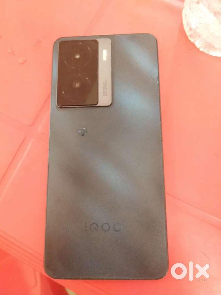 IQ z7 s 126 GB 6 months old