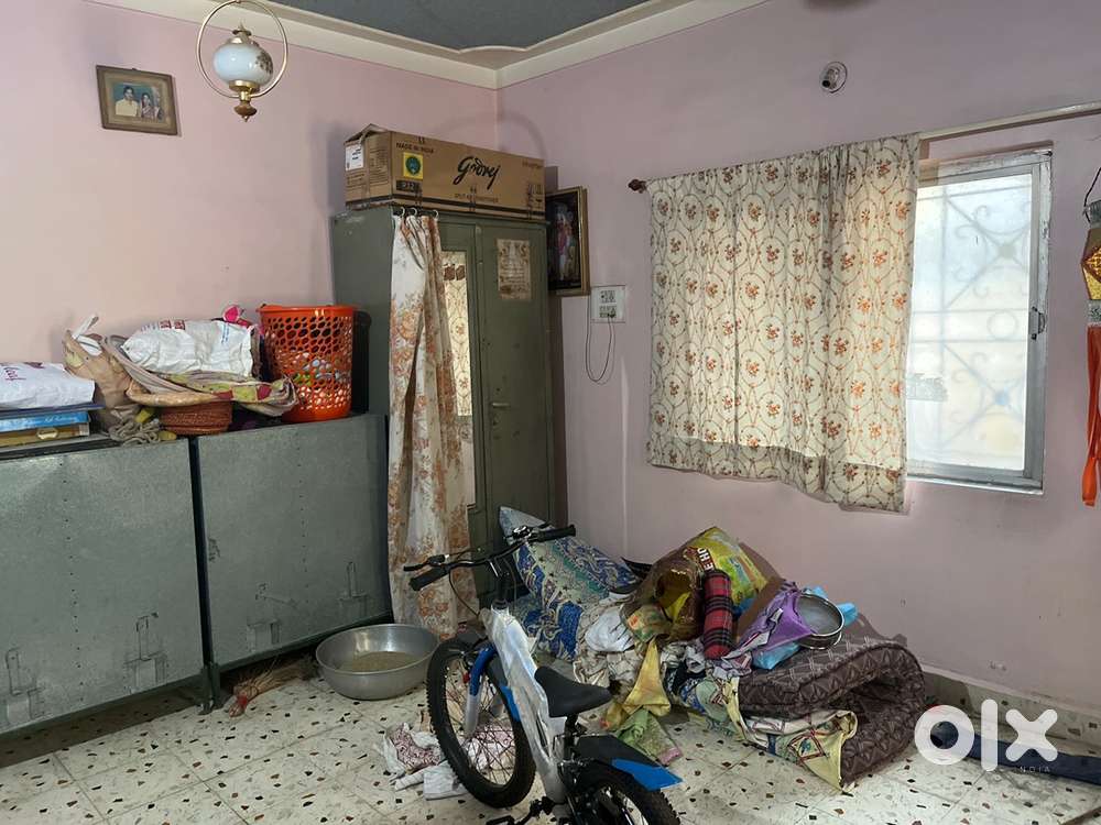 Single room available on rent