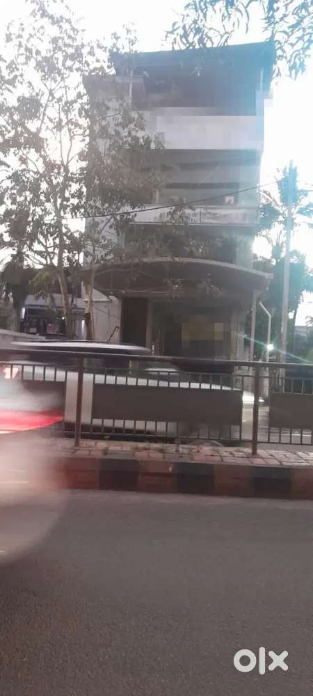 Showroom / Retail - Ground Floor - Kadavanthra- 1350sqft - 1.08L