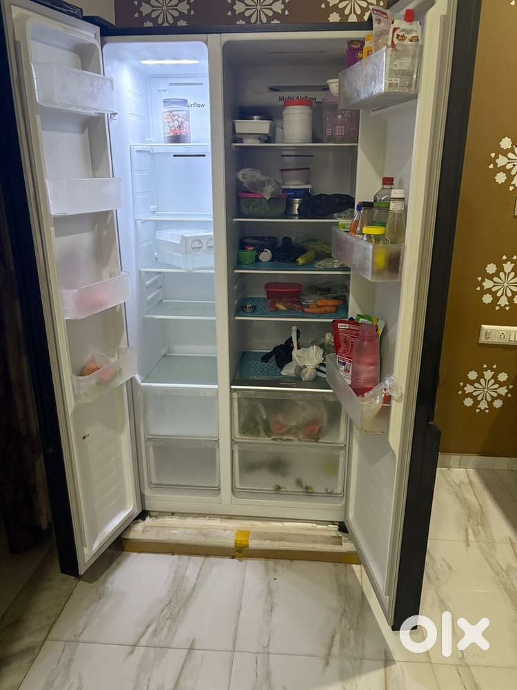 Selling 1 year old fride