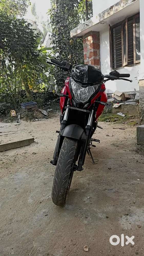 New hedlite. New engine oil. Golden cheyinpocket. Back tayer new