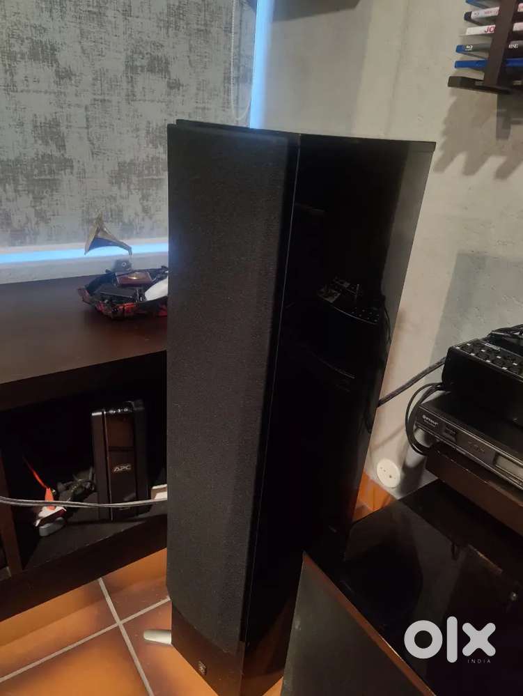 Yamaha NS 555 Tower Speakers