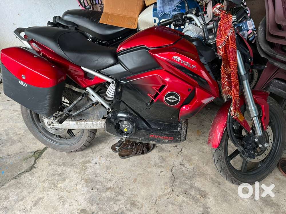 Revolt eletric    150Km range hai red colour bilkul new