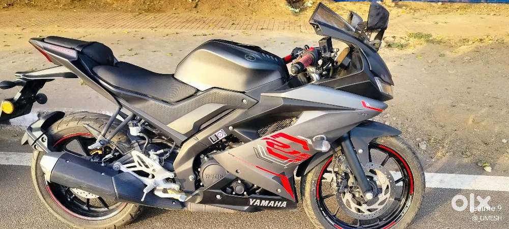 R15 v3 Matte gray color only 4year bike urgent sell