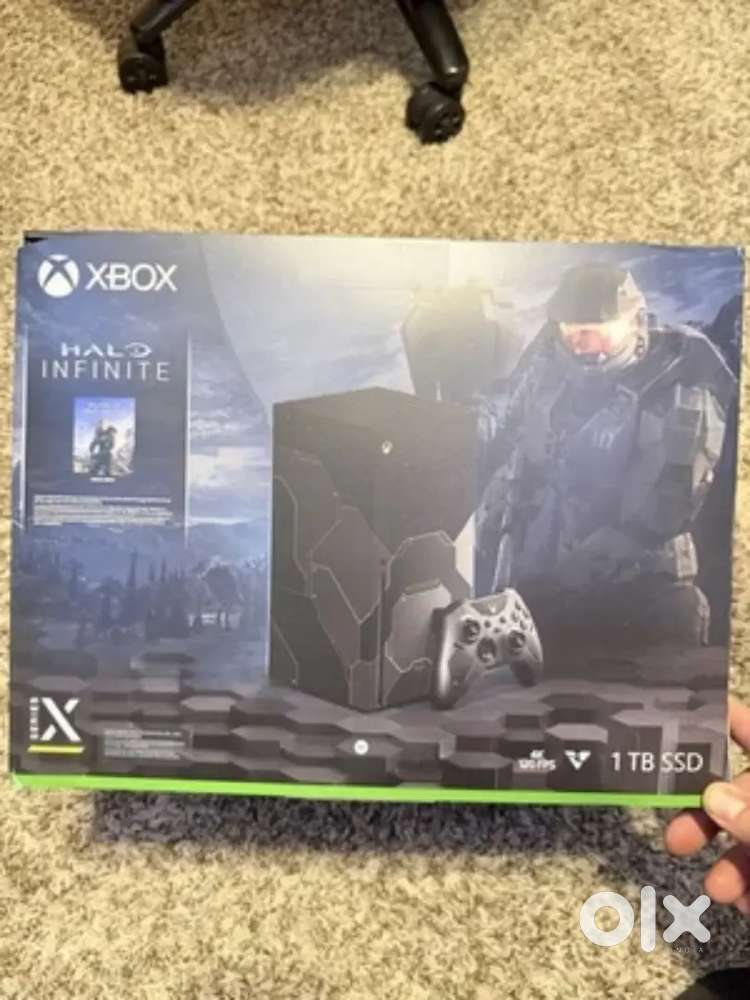 Xbox Series X - Halo Infinite Limited Edition Console Bundle