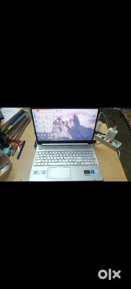 HP 12th gen Intel Core i5