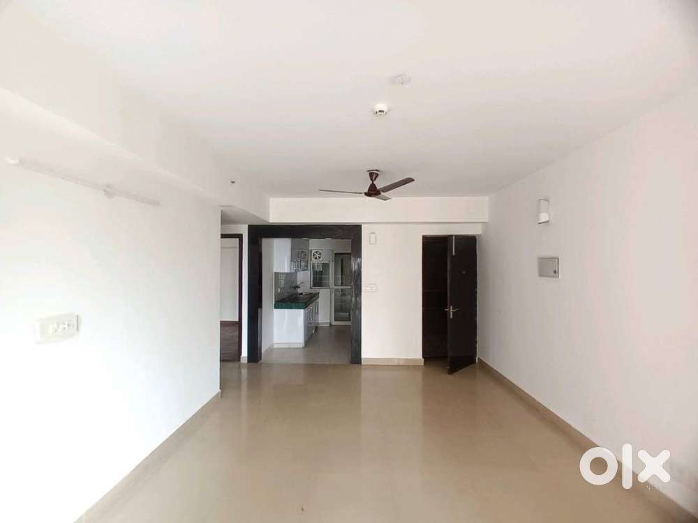 3BHK SEMI FURNISHED FLAT FOR RENT IN PARAS TIEREA NOIDA SECTOR 137