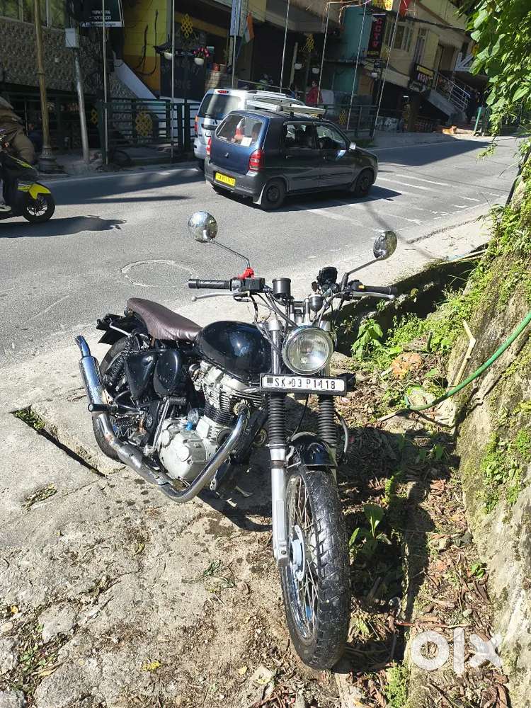 Royal Enfield classic 350 trail looks mint condition