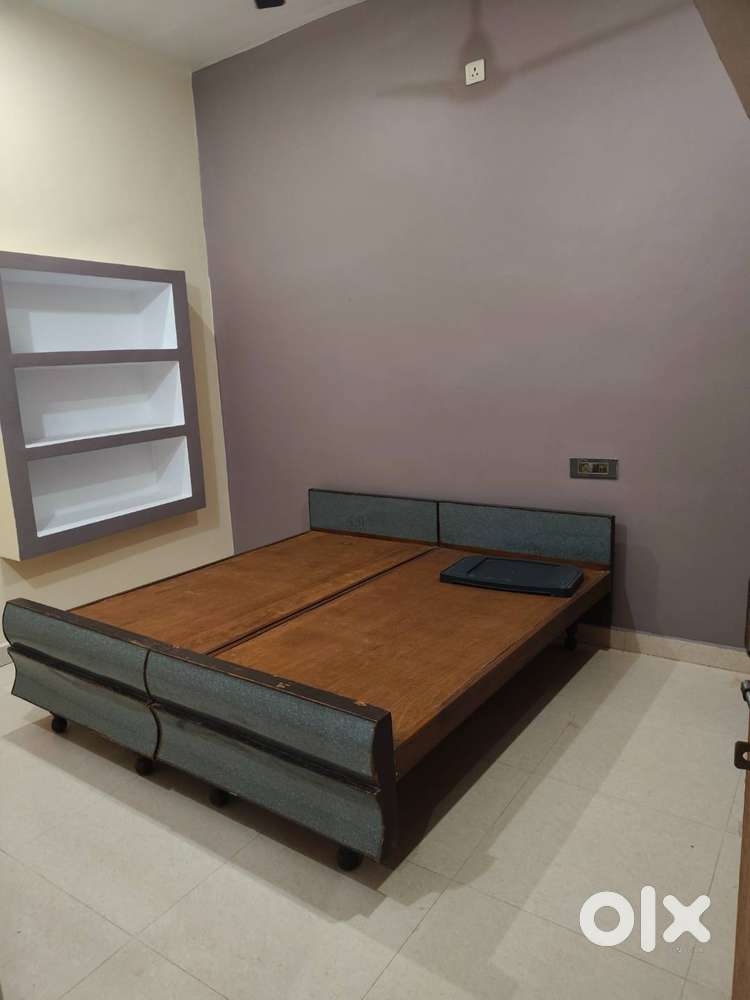 2 bhk available for rent