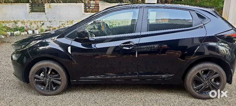 Tata Altroz 2022 Petrol 8700 Km Driven