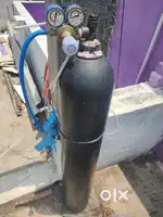 Oxygen cylinder