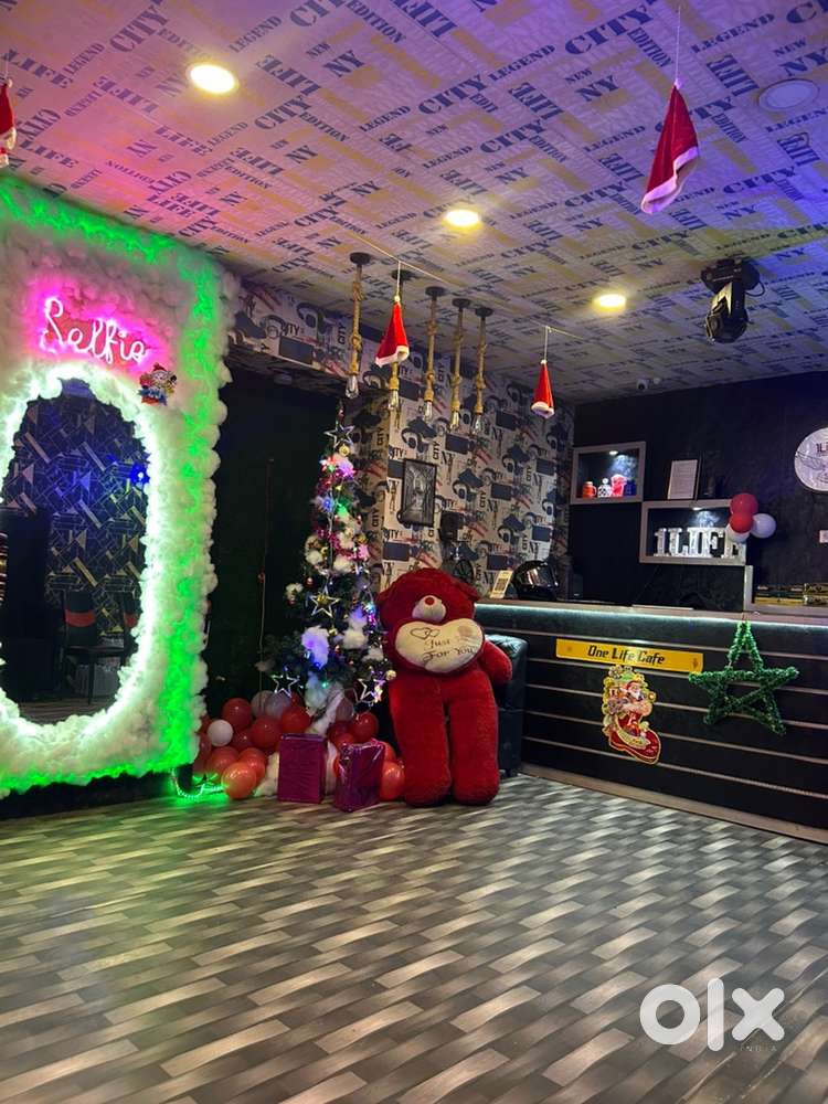 Urgent sale fully setup Cafe with kitchen & seating