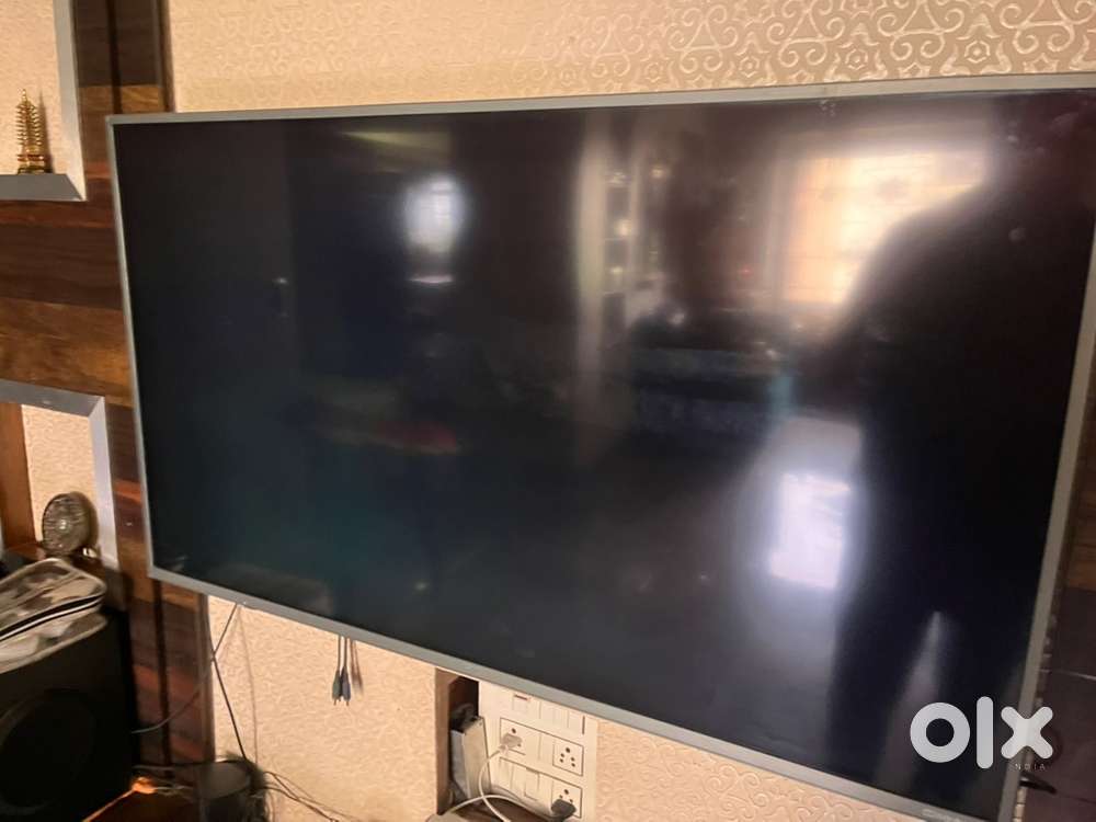 VU 50-inch Smart LED TV with Dolby Audio (Panel Damage)
