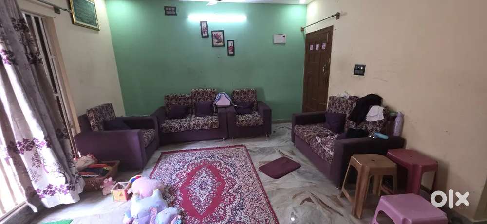 Sofas 2×2 & 1×2, dinning with 4 chairs, queen size bed,1 Diwan & S-bed