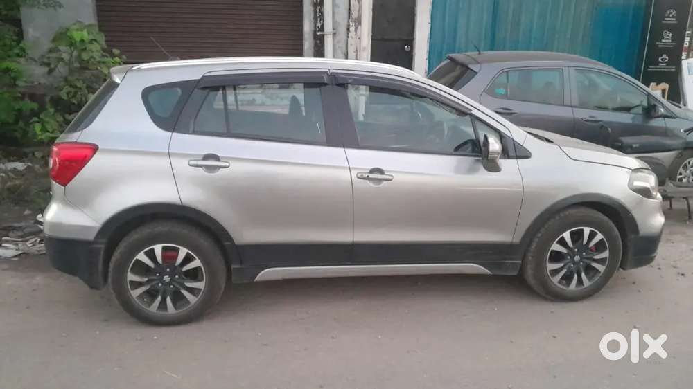 Car is totally orginal new tyre top model push button start