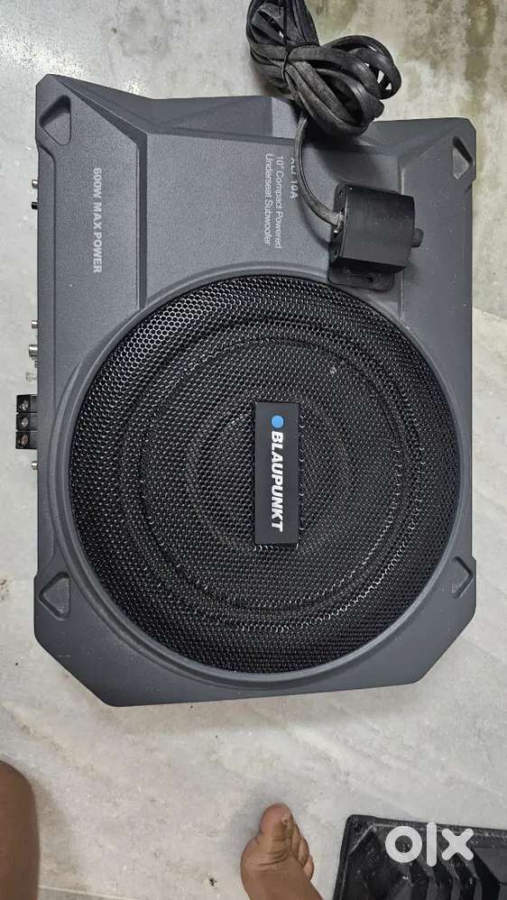 compact active under-seat subwoofer. 