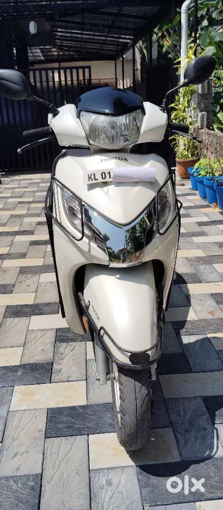 Activa 125 single owner ,new back tayer,new insurance