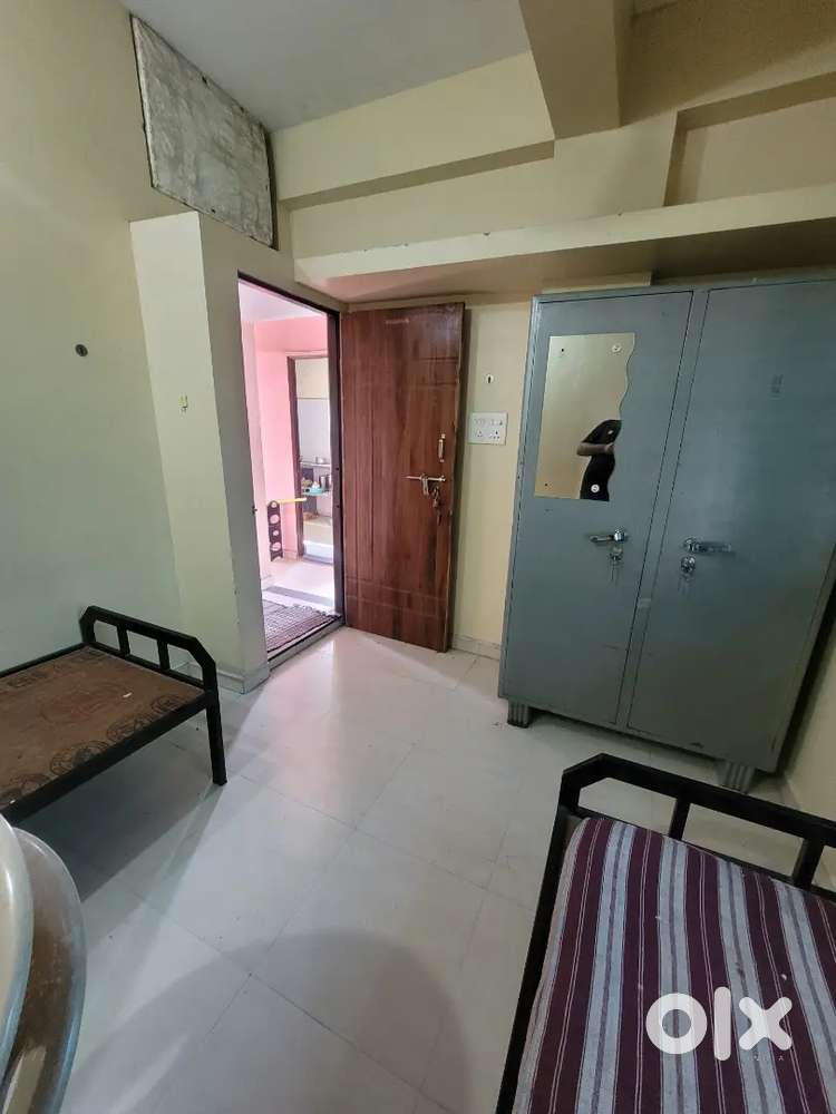 PG available for girls at Hanuman Nagar