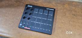 Akai Professional MPD218 | Portable USB/MIDI Pad Controller with LED
