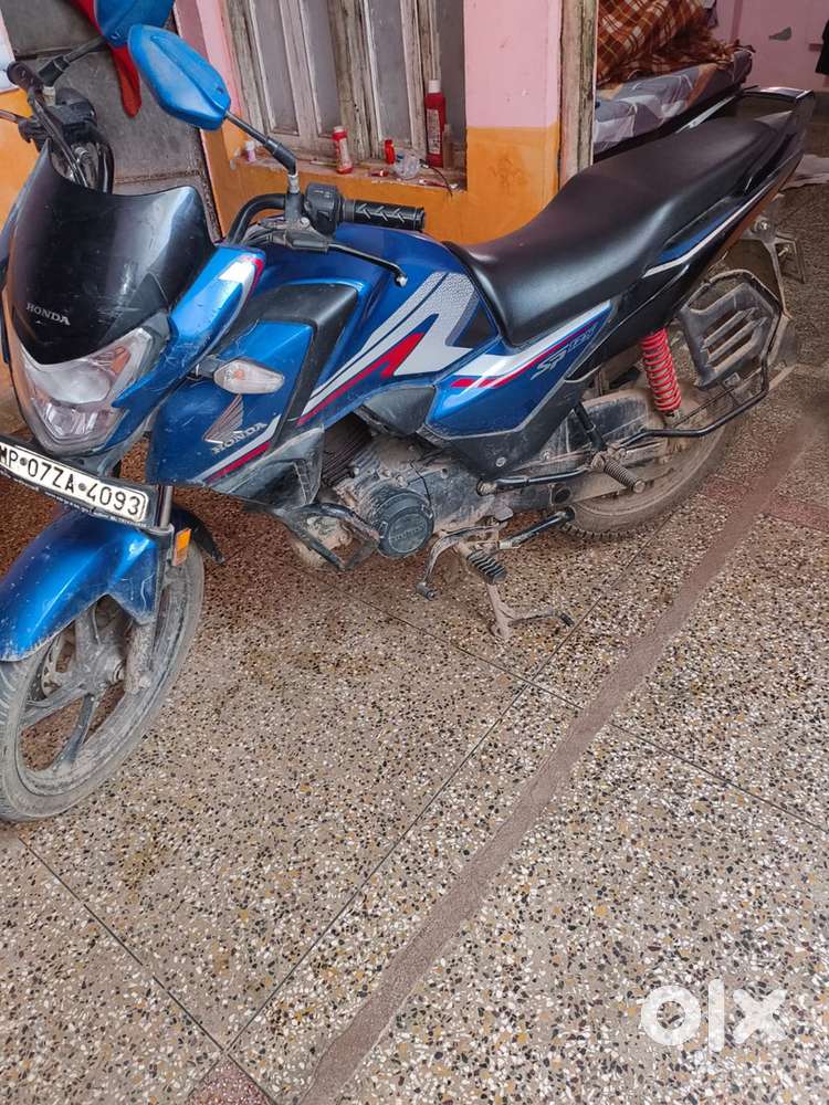 घर में जगह नहीं है रखने के लिए इसलिए बेच रहे