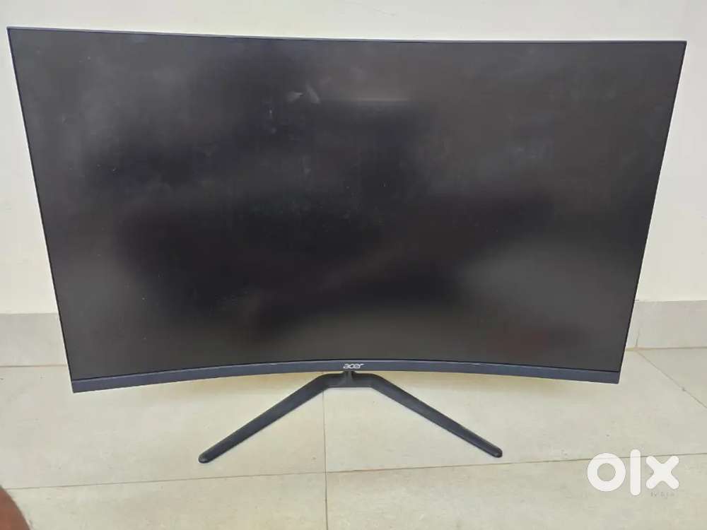 Acer Curved Monitor 32 165 hertz is for sale