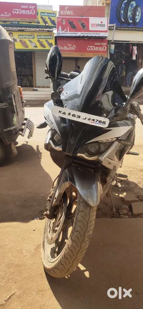Gray colour Rs 200