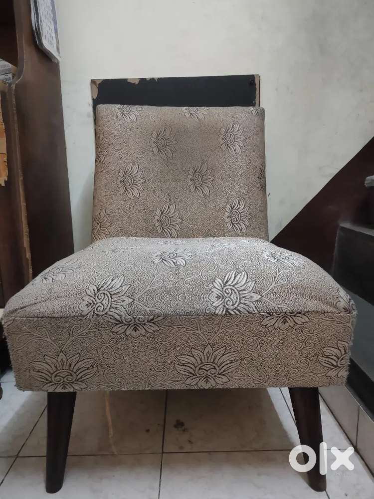 2 Comfortable Sofa Chairs in Condition for Sale at affordable price.