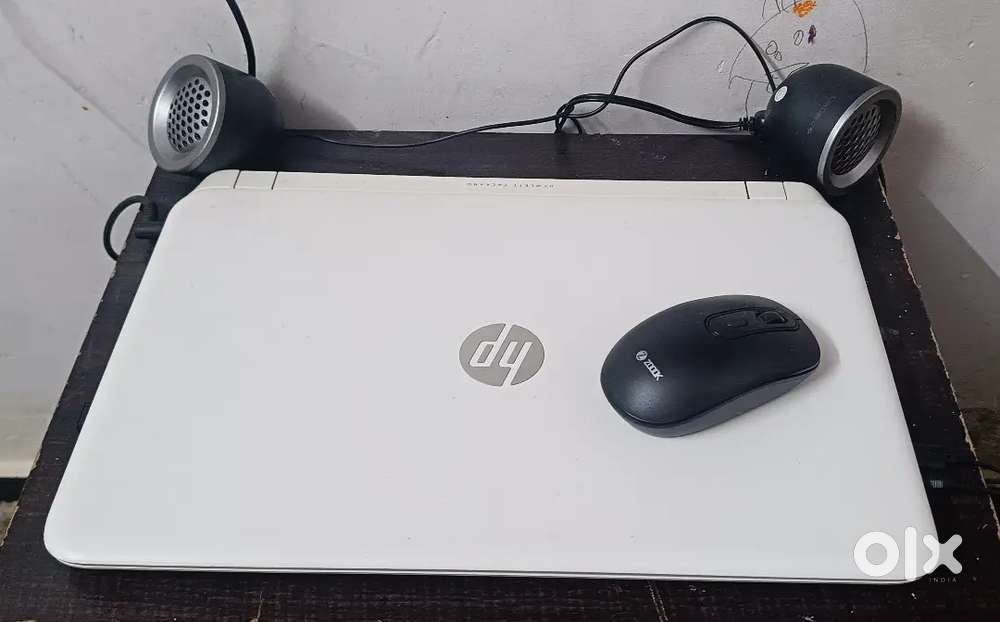 Hp white laptop in best condition for only 15000/-