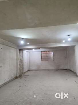 100 gaj ground floor godown on commercial road in 26000 monthly rent