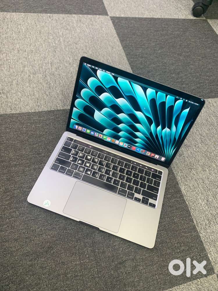 MacBook Pro (13inch) TouchBar i7 32GB 512GB Warranty
