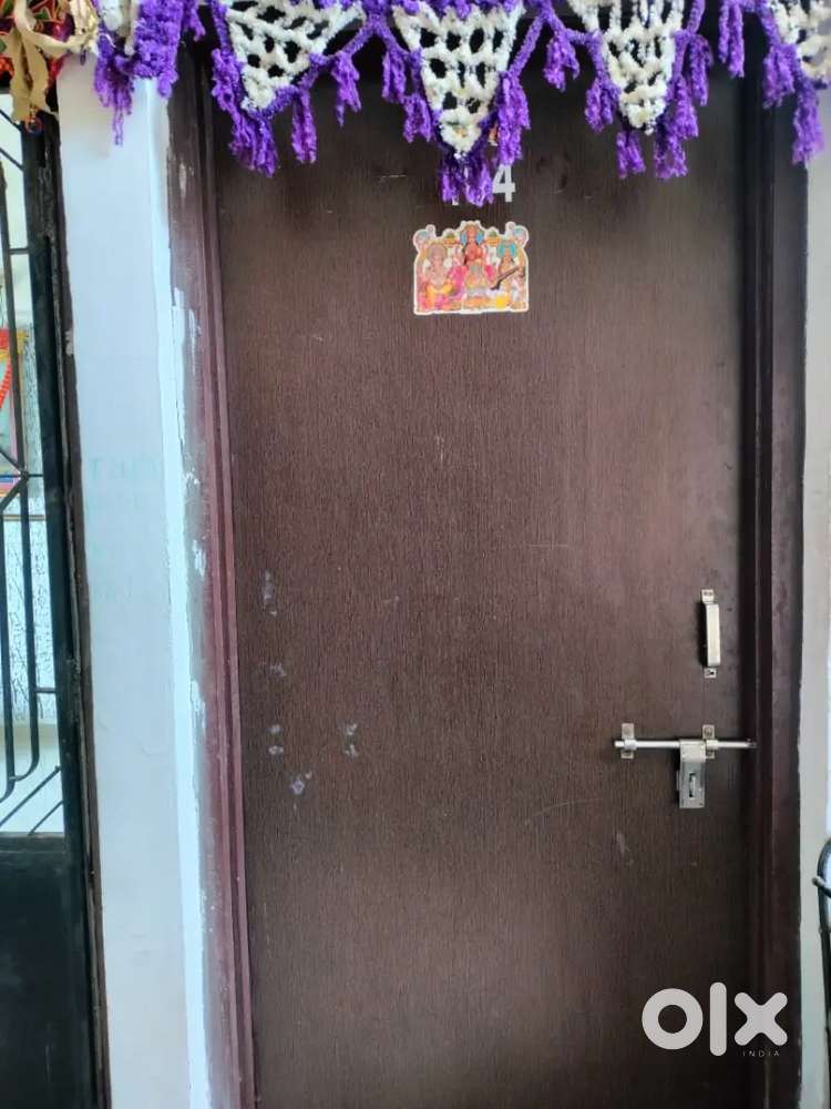 2BHK Flate ,with Lift , CCTV camera,Gas line 24 Hours Water