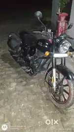 royal Enfield classic 350 stealth black