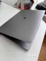 i9MacBook Pro 15” high spec Touch Bar 2.9GHz 512GB 16GB ram SSD Radeon