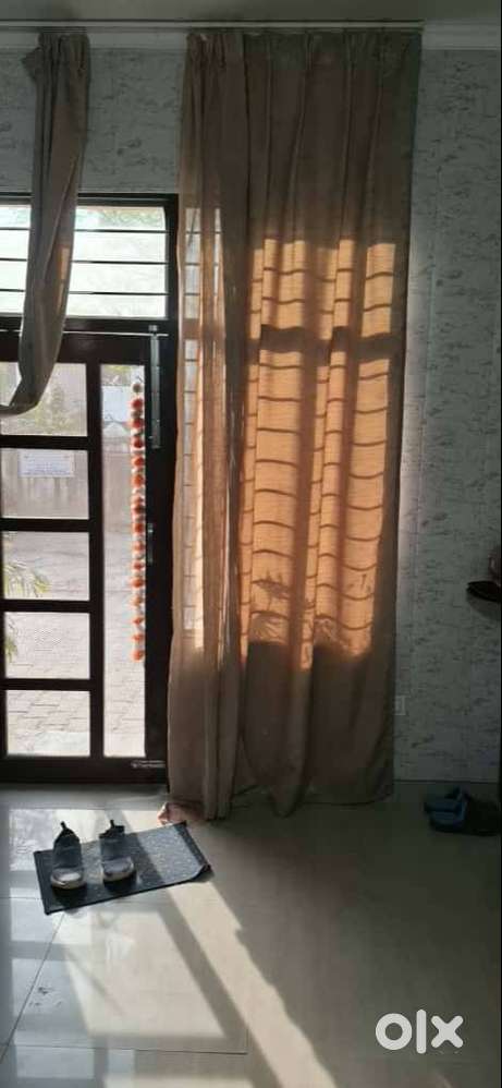 1 room with attached washroom independent