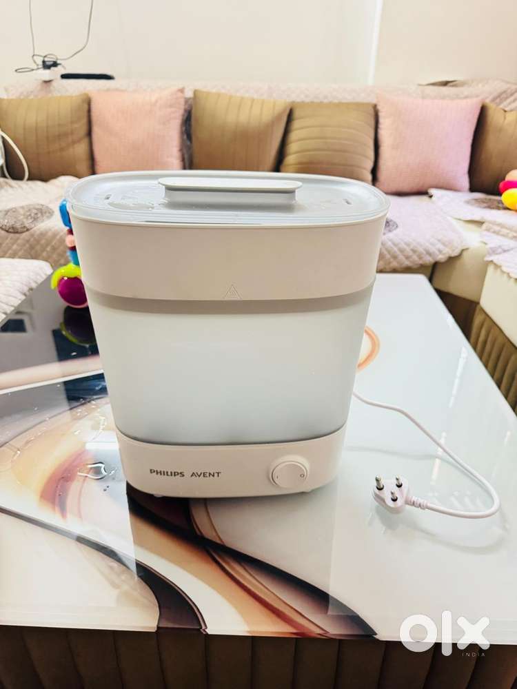 Phillips Avent Electric Steam Sterlizer- Like New. 1 month old