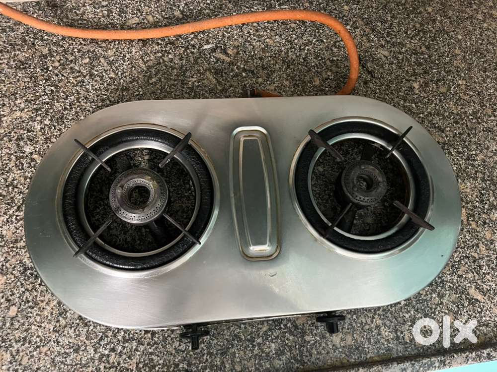 Gas chuha with 2 burners.