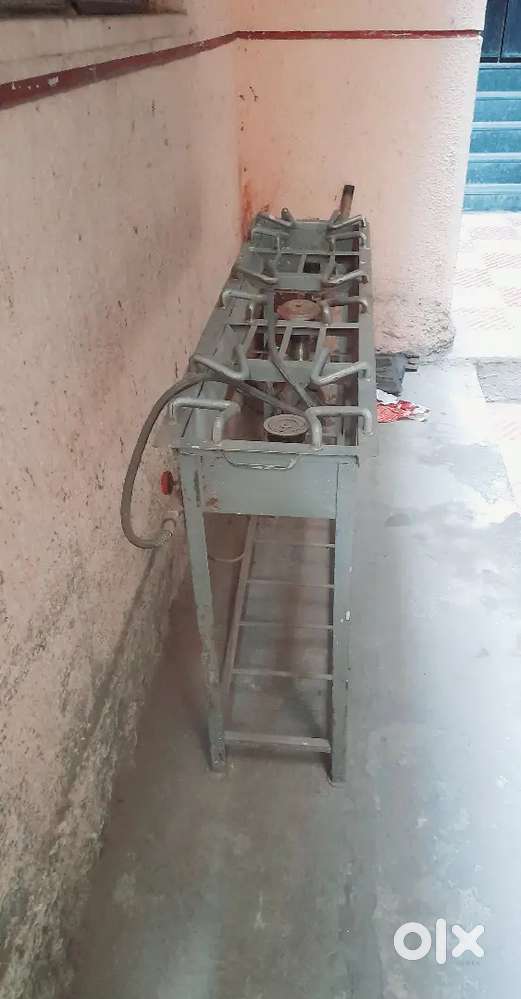 Commercial gas stove and barbecue grills