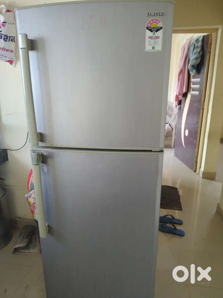 Samsung 375L Double Door Refrigerator – Good Condition