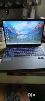 Hp laptop only one month used not a single scratch u found on it