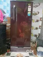A perfectly working refrigerator to sell