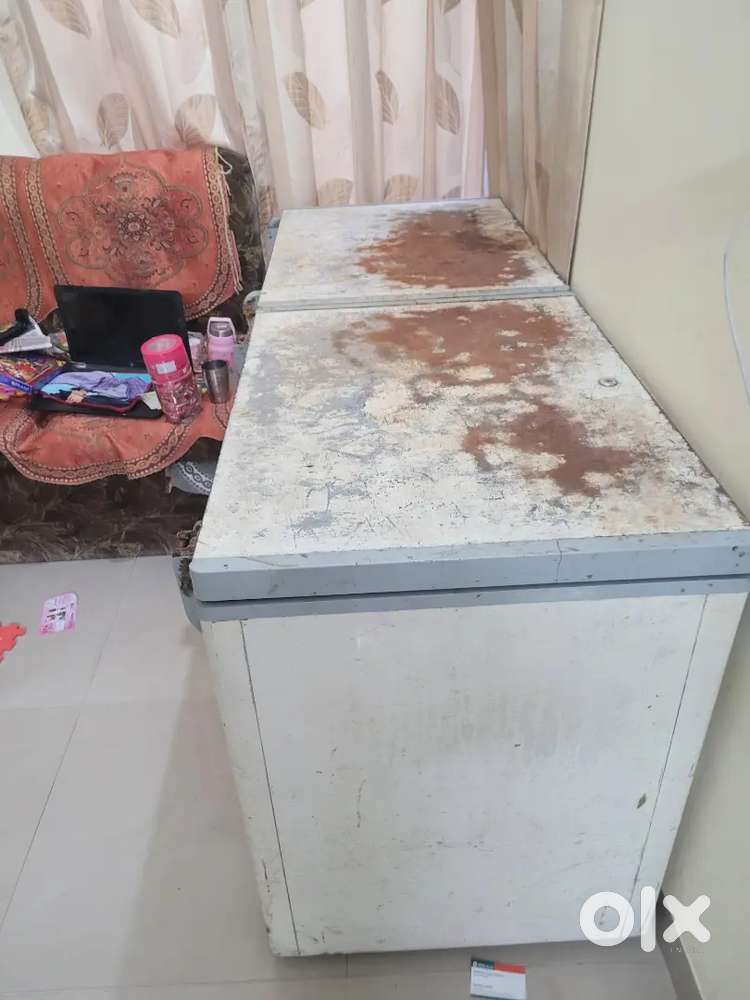Commercial deep fridge