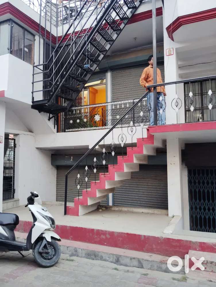 Shop for Rent in Munshipulia chauraha.