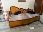 Diwanset with side table