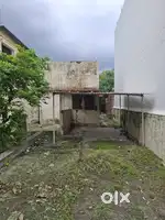 450 sqyds Old house at plot rate entry from G.M .S n Saharanpur Road.