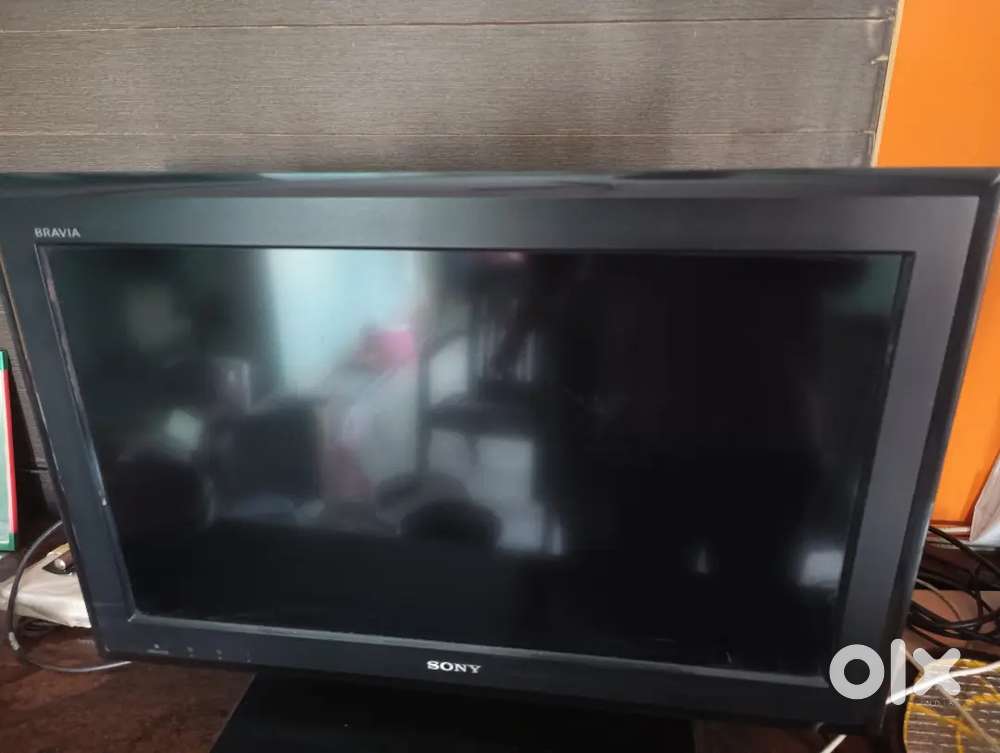 32 inches Sony LCD colour TV