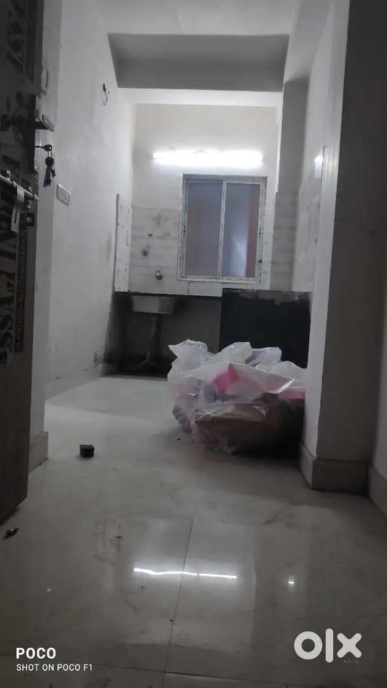 1bhk flat sale in picnic garden. No loan