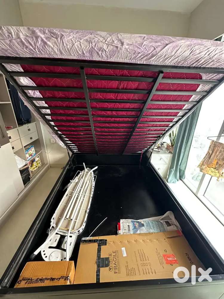 Hydraulic iron bed with storage - foldable